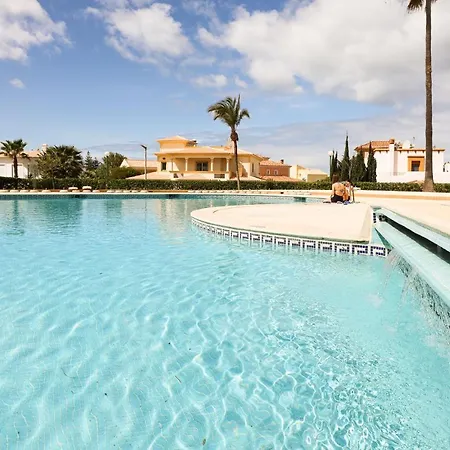 Palmeira Gale - - Pool - By Bedzy Apartment